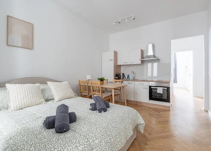 דירה Premium With Balcony *