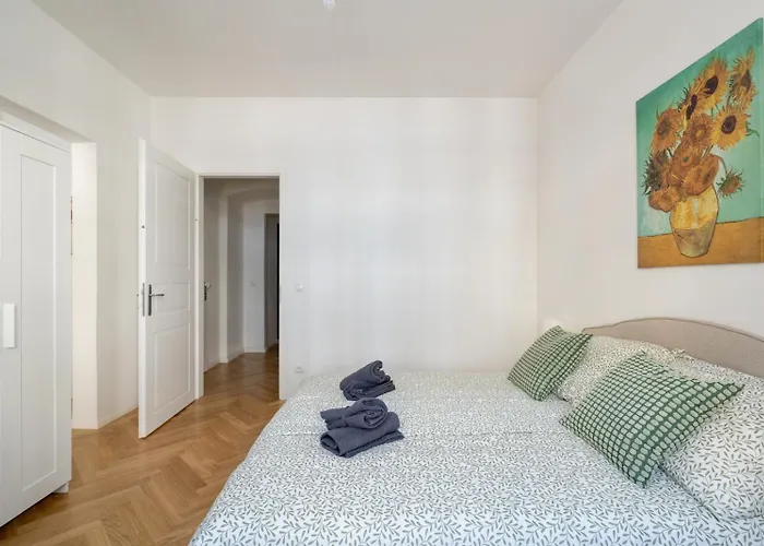 דירה Premium With Balcony *