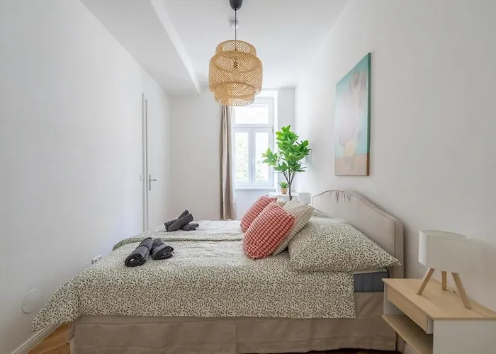 Premium With Balcony דירה