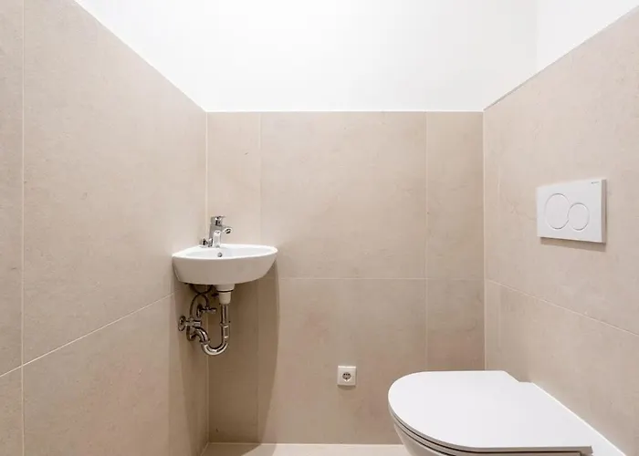 Premium With Balcony וינה